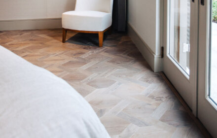 Hexagonal wood floor roomshot