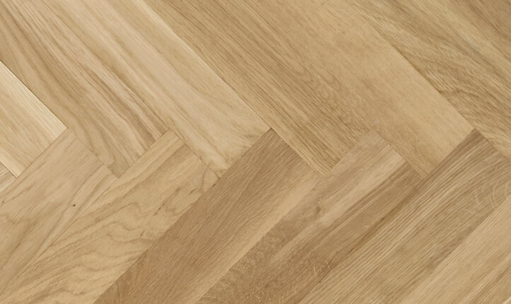 Vienne Herringbone wood flooring swatch