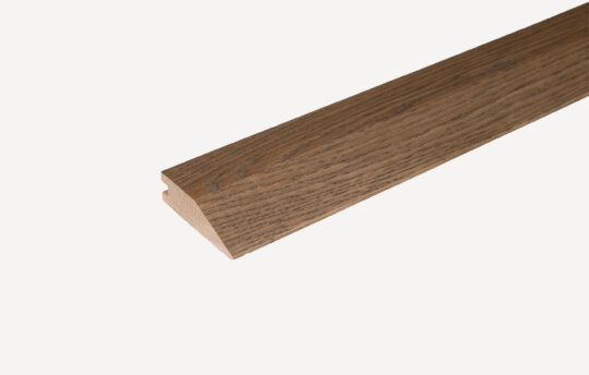 3mm Oak Dimishing Strip, full profile image. Hand Finished as Husk.