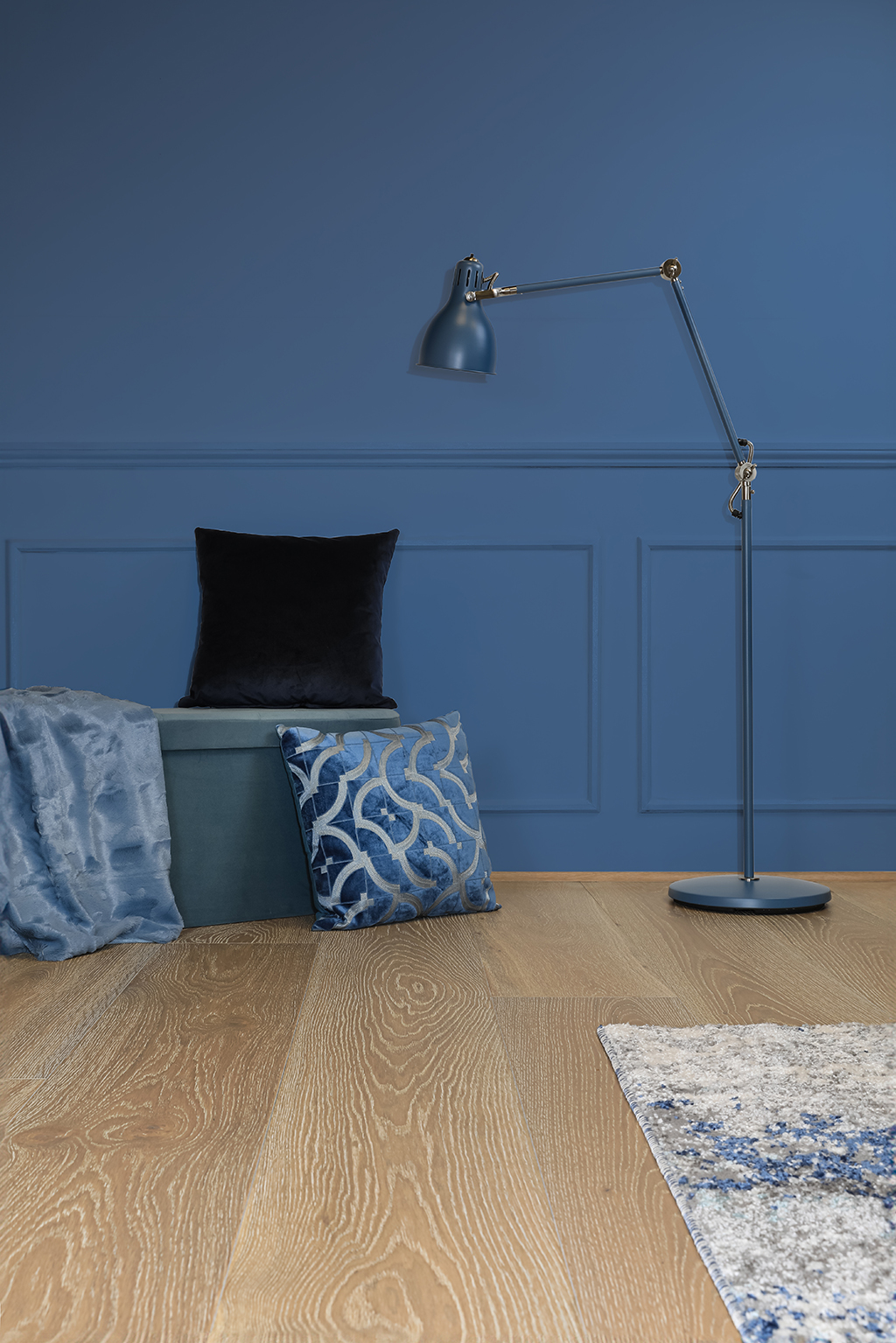 Ryhill Extra Wide Plank Cameo - blue wall, rung, lamp and seating with cushion