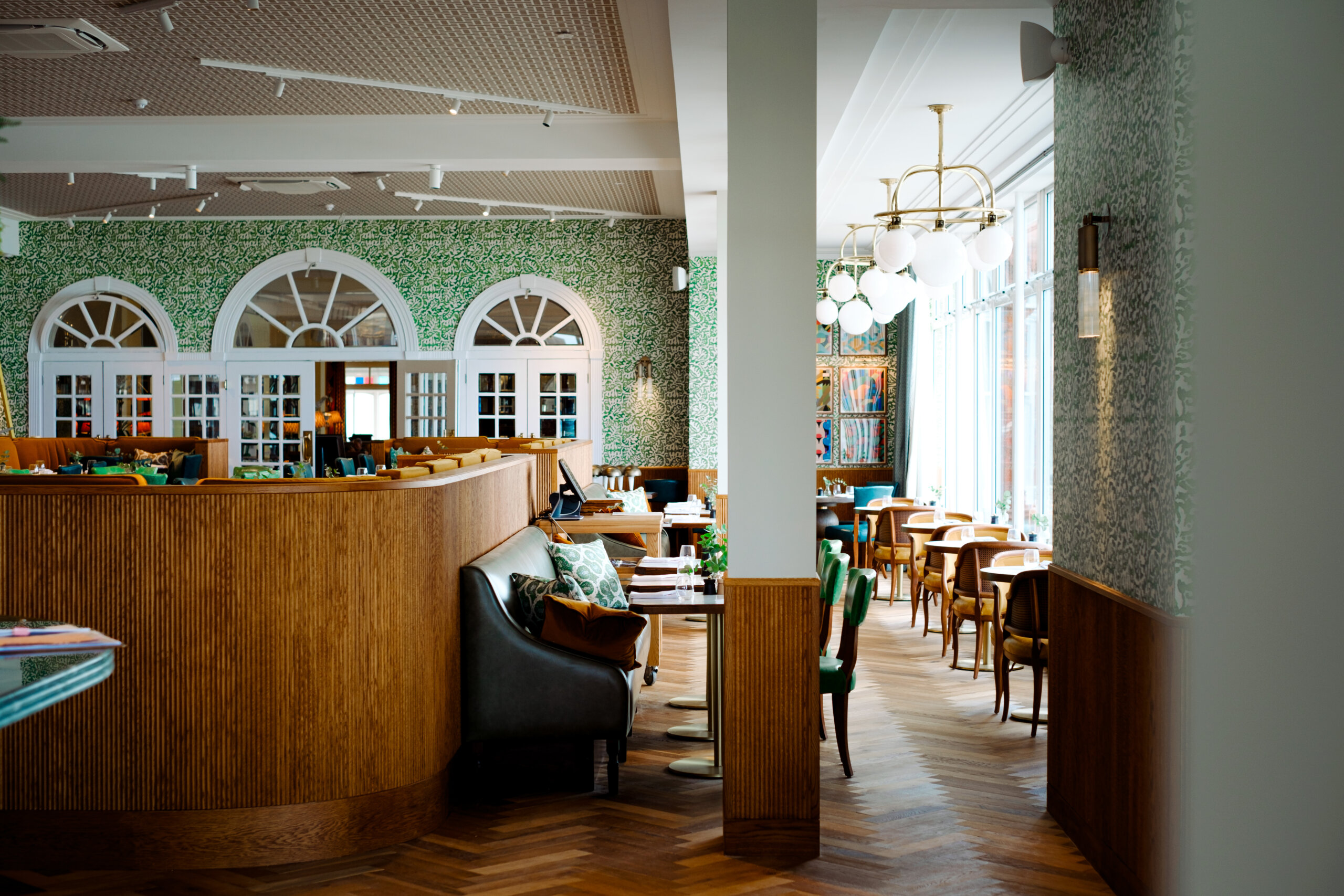 Restaurant RenMor Headland Hotel c/o Magdalena Gough Photography, DO Design Studio